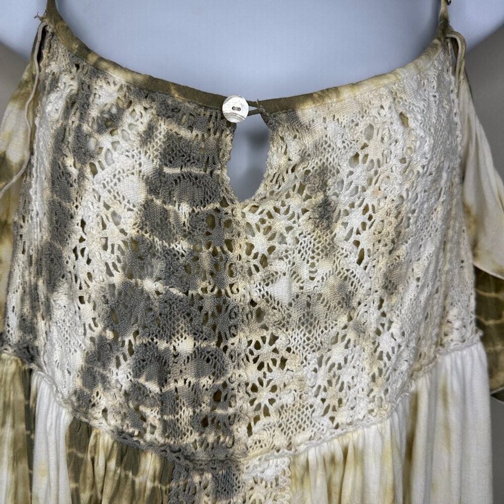 Tiare Hawaii Fluttery Cold Shoulder Ruffle Sleeves Top Size Medium Green/Cream - Picture 2 of 8